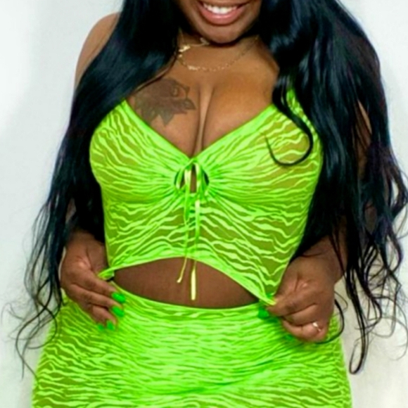 SavageXFenty 3X All Over Me Lace Keyhole Cami in Green Tea - Picture 15 of 16